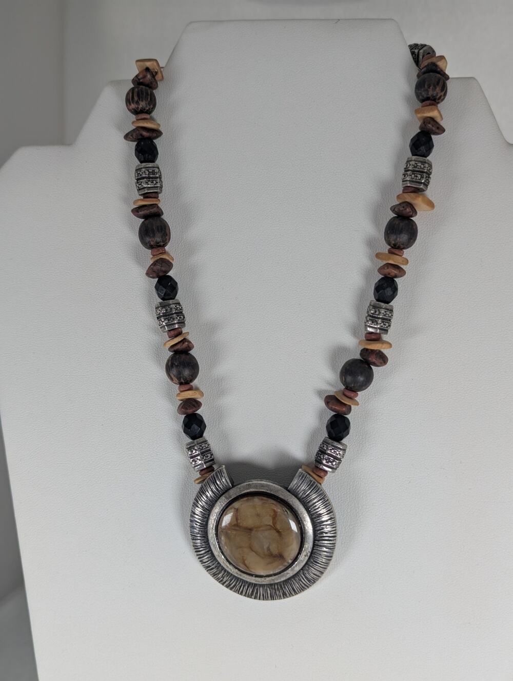 Vintage Chico's necklace 2" pendant necklace 27- 20 .5" GUCEarthy assorted beads